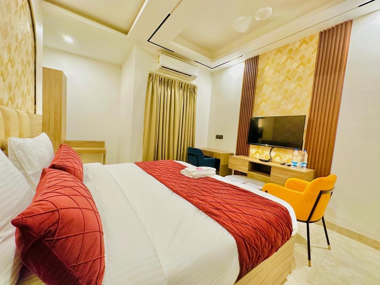 Hotel Hsp Plaza 新德里 外观 照片